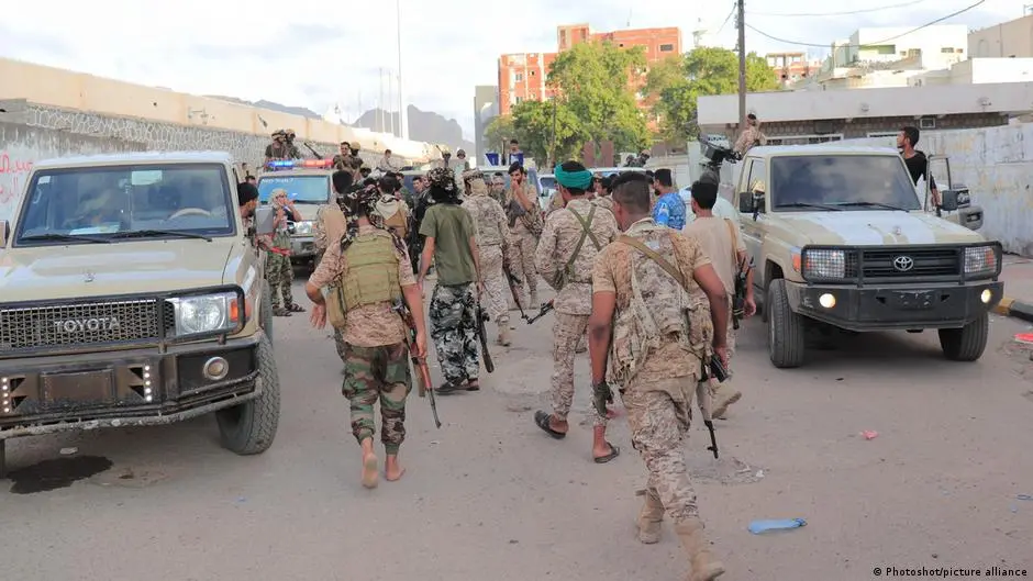 الانتقالي الجنوبي يسيطر على مناطق جديدة ومخاوف من تفكك اليمن