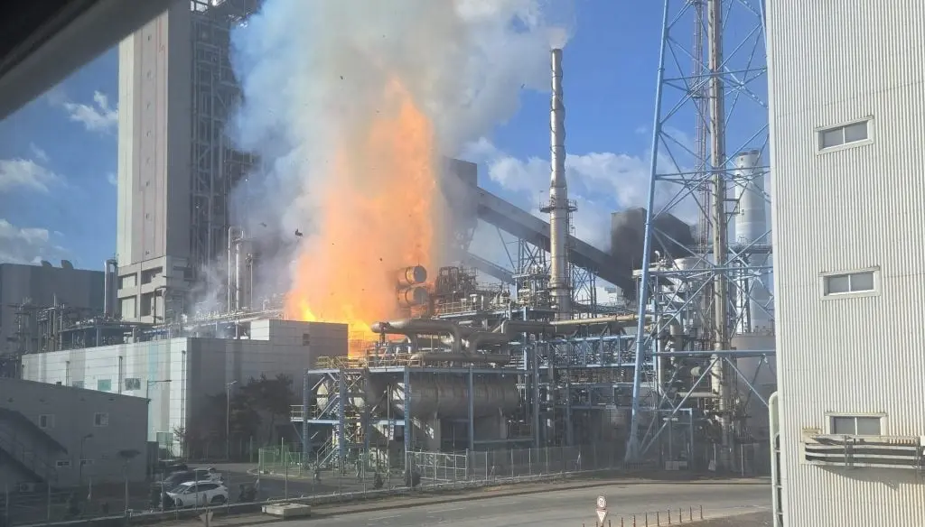 حريق داخل محطة لتوليد الكهرباء بالفحم في كوريا الجنوبية (فيديو وصور) - الطاقة