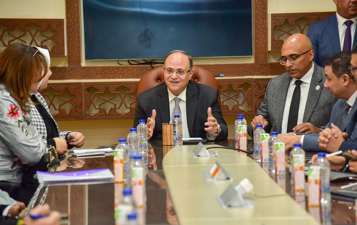 هيئة الدواء المصرية تبحث مع ممثلي الصيدليات تعزيز ضوابط صرف الأدوية المخدرة