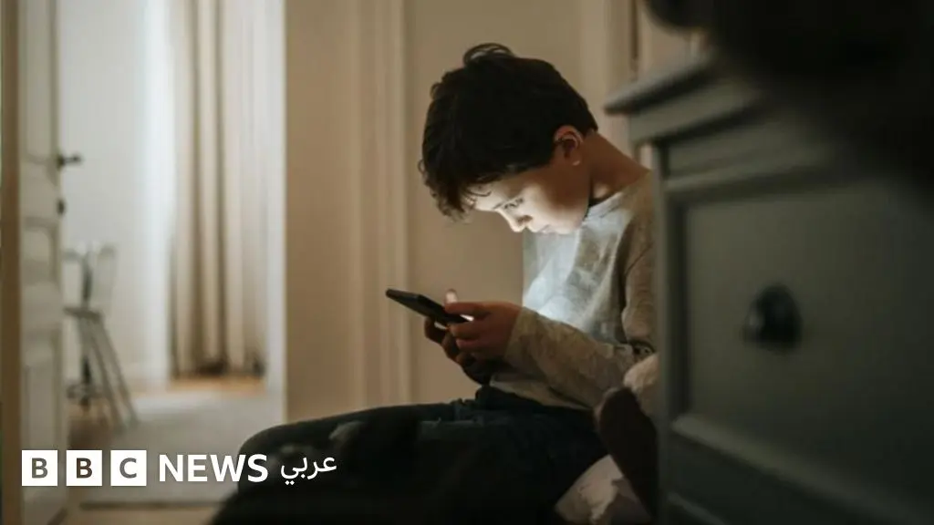 أستراليا أول دولة في العالم تطبق الحظر الشامل على مواقع التواصل الاجتماعي للأطفال