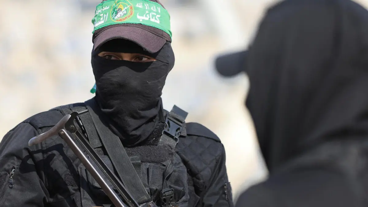 جماعات مسلحة مناهضة لحماس تصعّد نشاطها في مناطق تسيطر عليها إسرائيل في غزة رغم مقتل أبرز قادتها