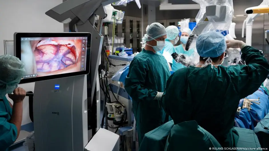 الذكاء الاصطناعي يتفوق في كتابة التقارير الطبية