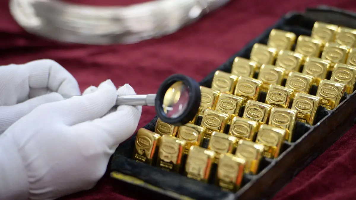 الذهب يجني مكاسب خفض الفائدة الأمريكية