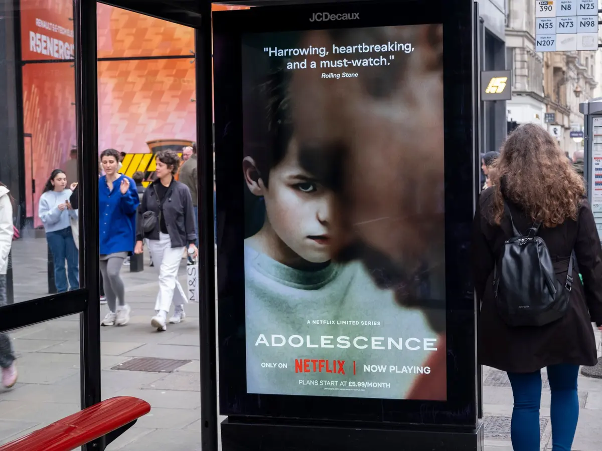 “مراهق العائلة”.. مسلسل يُعري الجانب المظلم من حياة المراهقين الرقمية، وقد يكون أكثر الأعمال رعبًا في عام 2025