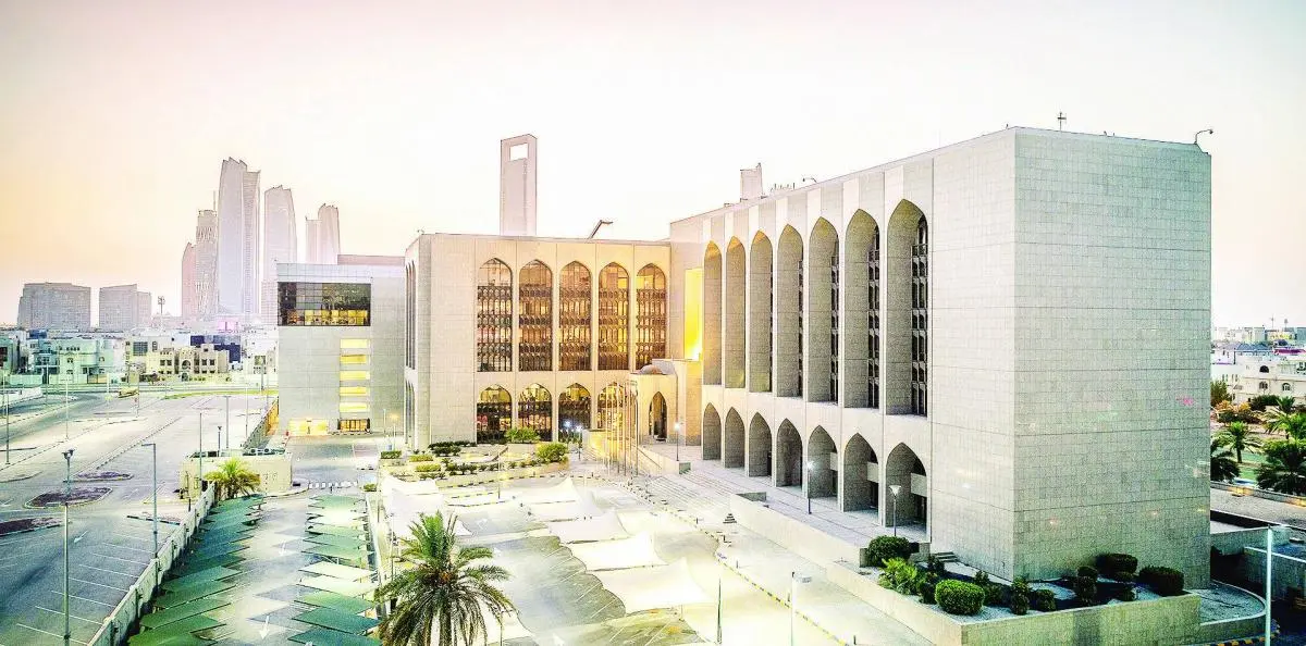البنوك المركزية في دول الخليج تخفض الفائدة