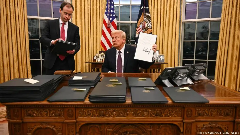 ما آخر تطورات إلغاء حق نيل الجنسية الأمريكية بالولادة؟