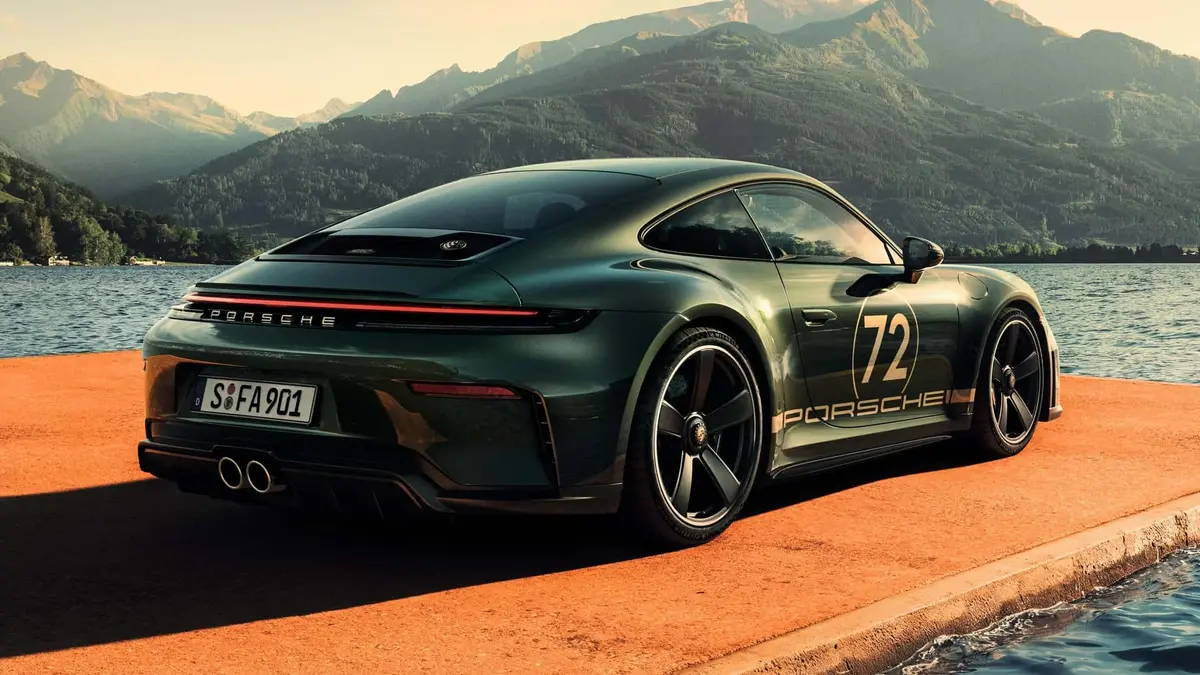 صُممت هذه الـ 911 GT3 الرائعة تكريمًا لأسطورة بورشه