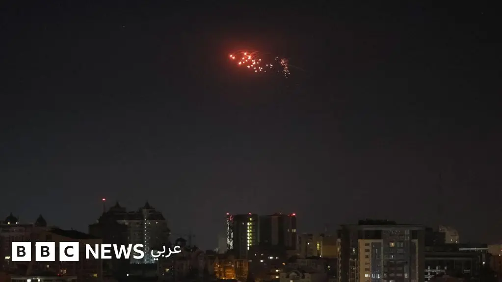 روسيا وأوكرانيا: ما هو الشكل الجديد للحرب "الهجينة"، وكيف يمكن التغلّب عليها؟ - مقال في التلغراف