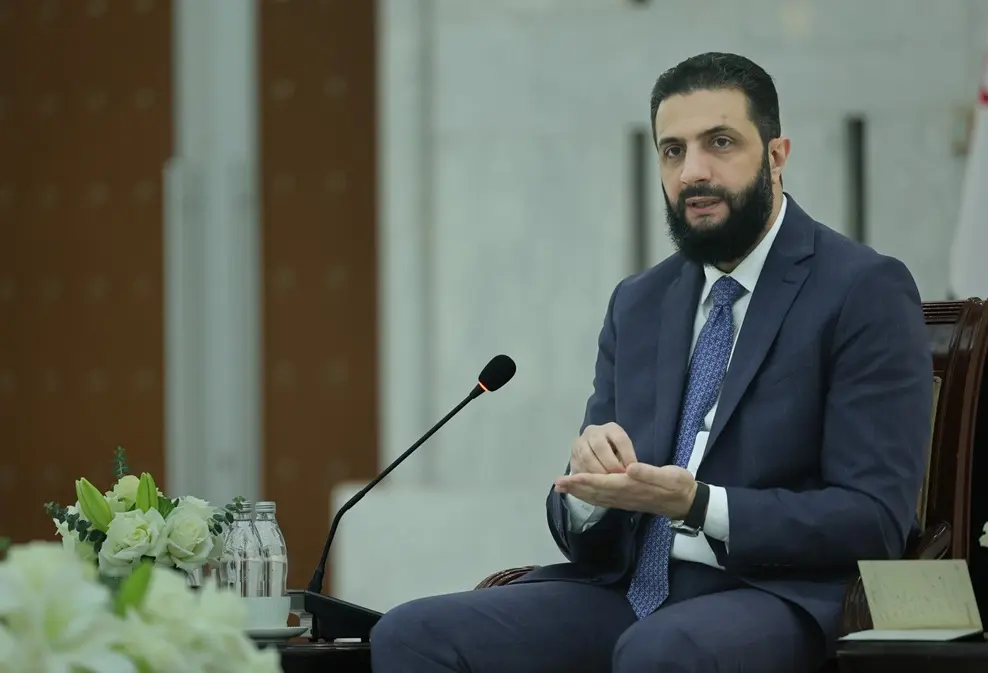 الرئيس الشرع يلتقي وجهاء وأعيان الساحل ويؤكد على ترسيخ المواطنة والسلم الأهلي