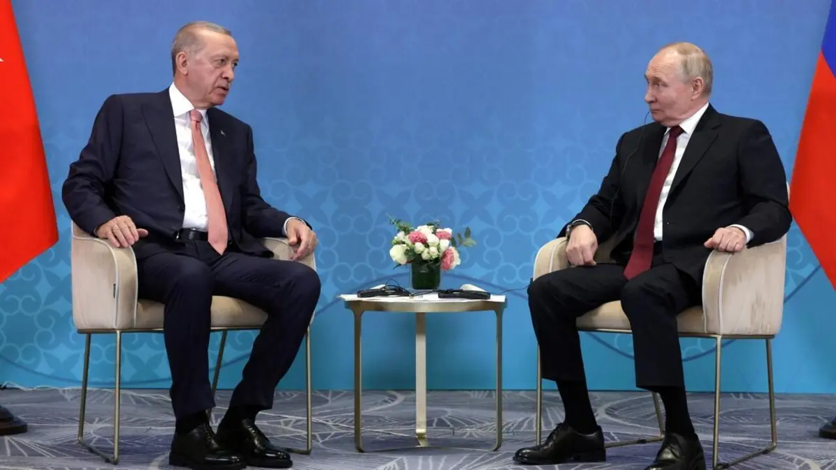 أردوغان يؤكد أن السلام بين روسيا وأوكرانيا "ليس بعيداً" وأنقرة تدعو لحماية الملاحة في البحر الأسود