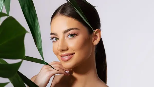 روتين لتقليل الخطوط الدقيقة.. أسرار لبشرة شابة وحيوية