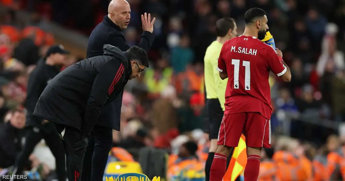 سلوت يطوي صفحة خلافه مع صلاح ويؤكد: "لا مشكلة تستدعي الحل"