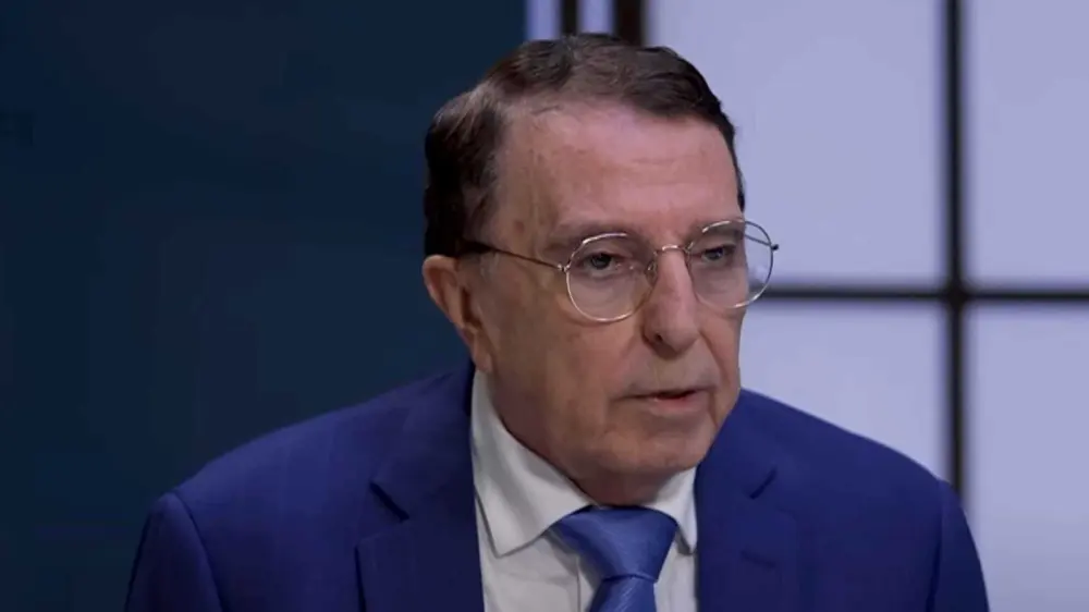 وفاة وزير الثقافة السوري الأسبق رياض نعسان آغا