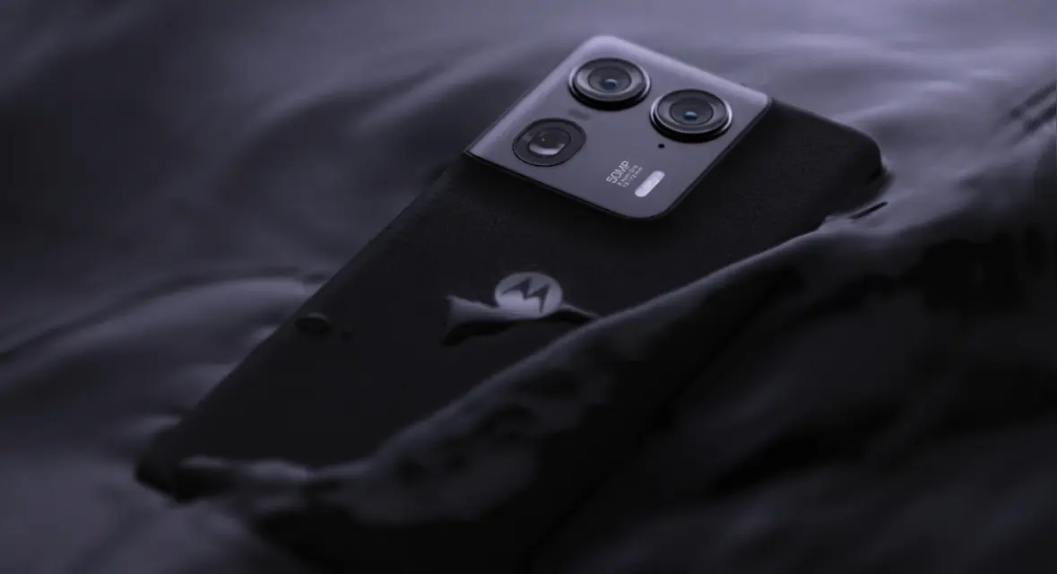 تسريب Motorola Edge 70 Ultra يكشف تفاصيل الشاشة والكاميرا