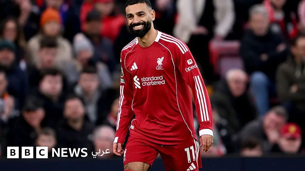 محمد صلاح: هل كانت تحيته لعائلته بعد الانتهاء من مباراته الأخيرة وداعاً لنادي ليفربول؟