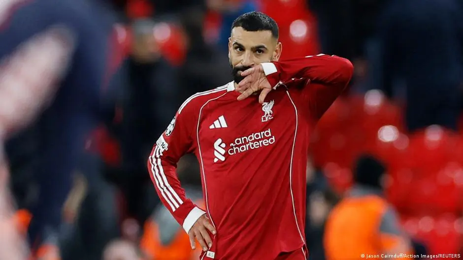 "الفتى الذهبي" ..محمد صلاح بين أزمة ليفربول ومساندة المصريين