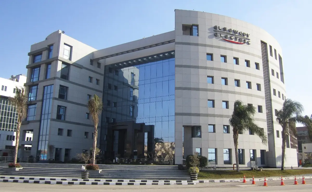 السويدي إليكتريك تعتزم إنشاء نحو 12 مصنعاً في السعودية وقطر بحلول 2027