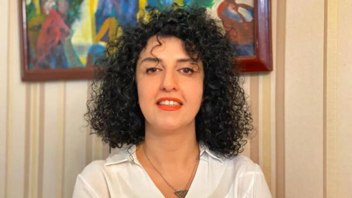 نقل الإيرانية نرجس محمدي إلى المستشفى بعد تعرضها للعنف خلال اعتقالها ودعوات للإفراج الفوري عنها