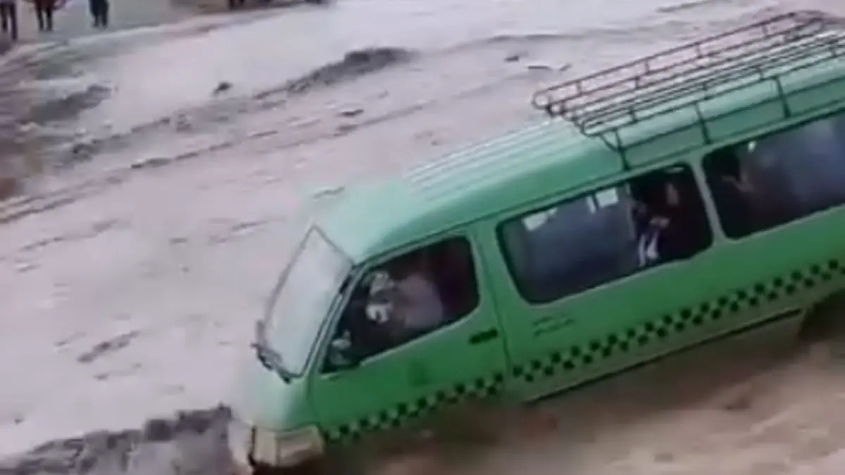 فيديو متداول لـ"سيول تجرف سيارة مليئة بالركاب" بالمغرب.. هذه حقيقته