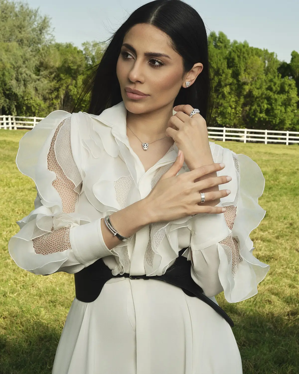 إلهام علي... حضور يُلهم ويصنع الفرق في جلسة تصوير خاصة