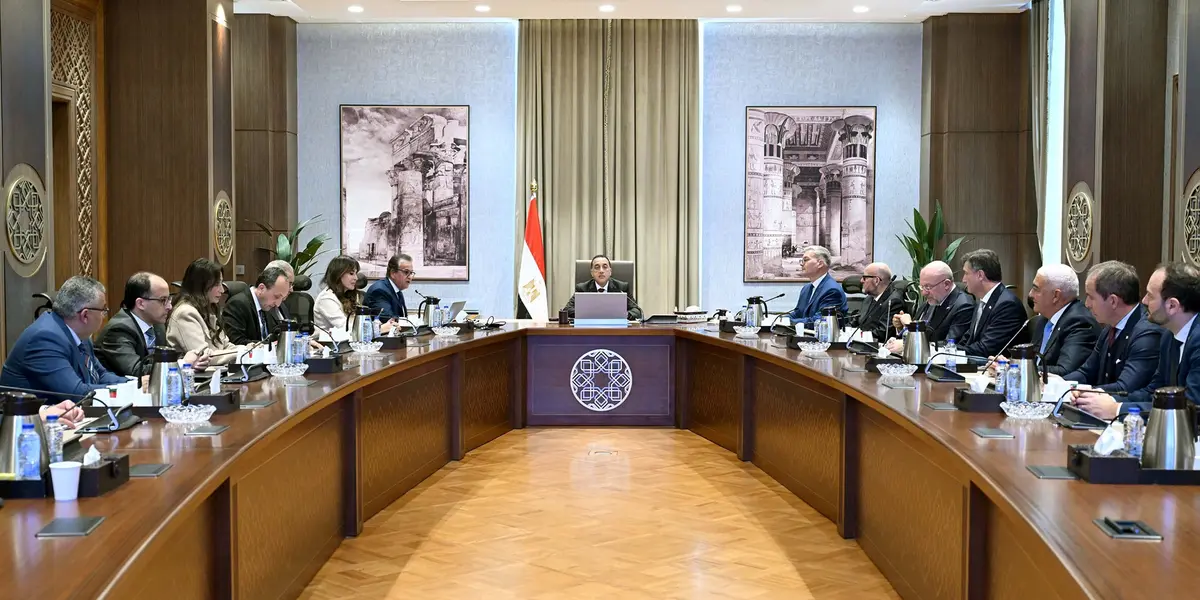 رئيس الوزراء يبحث مع مسئولي «إيني» ومجموعة مستشفيات «سان دوناتو» الإيطالية أوجه التعاون بقطاع الرعاية الصحية