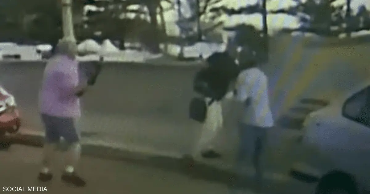 فيديو جديد يرصد شجاعة زوجين تصديا لأحد منفذي هجوم سيدني