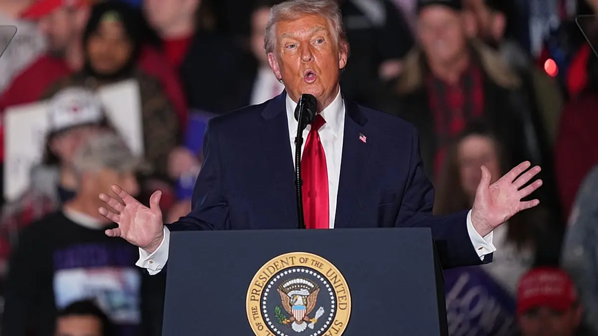 ترامب يطالب "بي بي سي" بتعويض قدره 10 مليارات دولار بدعوى "التشهير"