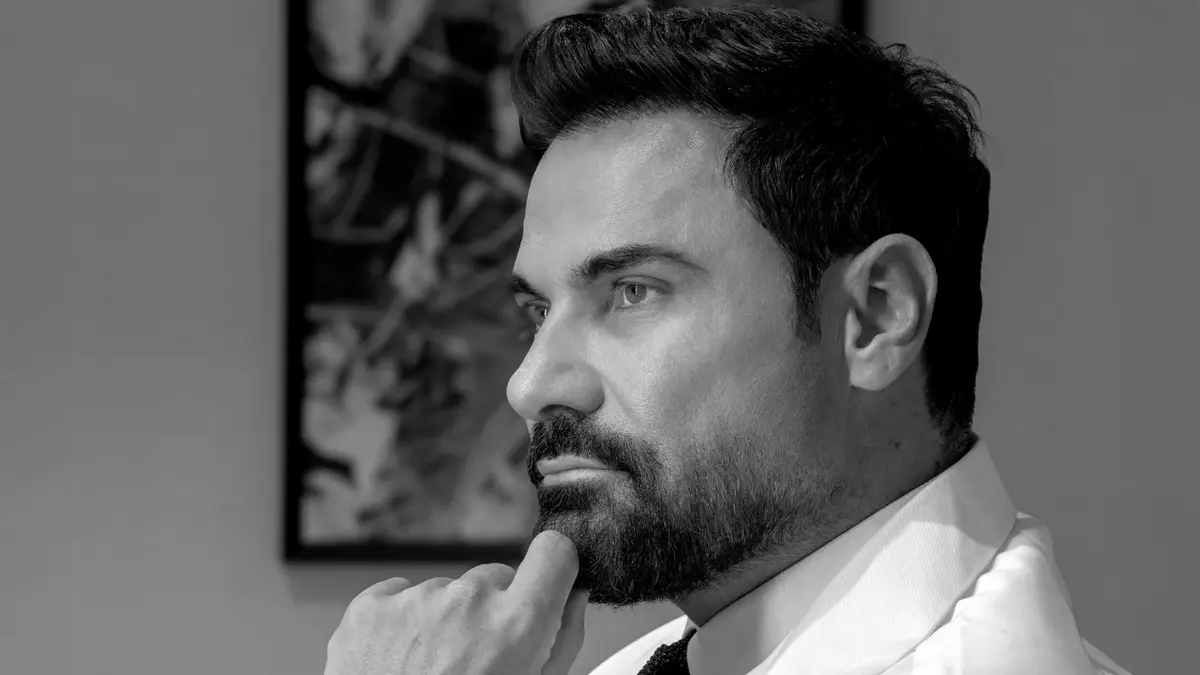 MEET THE MASTERS: Dr. Leonard Josipovic, Plastic & Aesthetic Surgeon