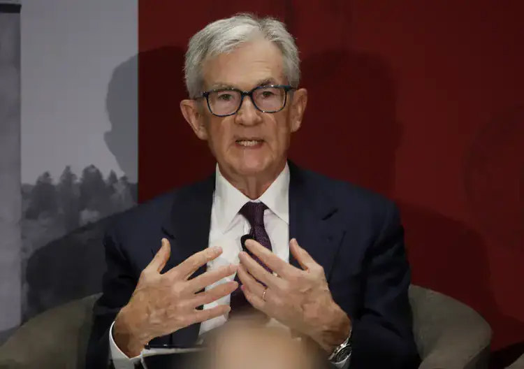 كيف يمكن للذكاء الاصطناعي أن يعيد تشكيل الاقتصاد وسوق العمل؟