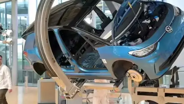 تراجع تاريخي.. الاتحاد الأوروبي يلغي حظر محركات الاحتراق الداخلي