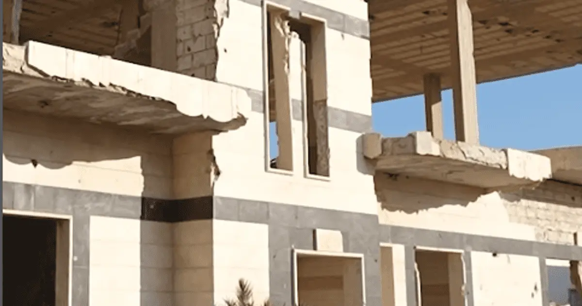 شهادة عائلية ببطل سيدني.. وصورة لمنزله المدمر في إدلب