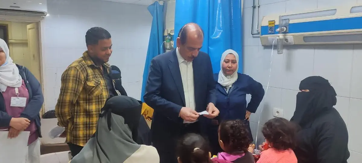 نائب وزير الصحة يتفقد منشآت طبية بالجيزة ويُشيد بأداء الفرق الطبية بمستشفى البدرشين المركزي