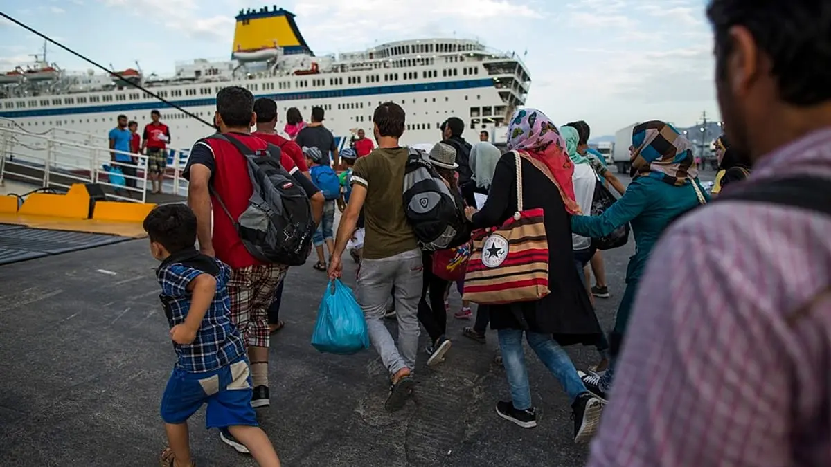 عودة "كتاب ماغا الممنوع": كيف أثرت رواية فرنسية على السياسات اليمينية في أوروبا والولايات المتحدة؟