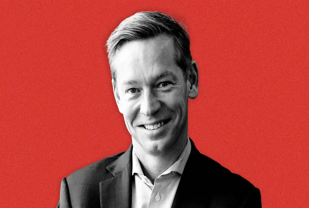 رئيس «ماكدونالدز» ومبدأ «الحب القاسي».. الحقيقة المرّة التي يحتاجها جيل الشباب