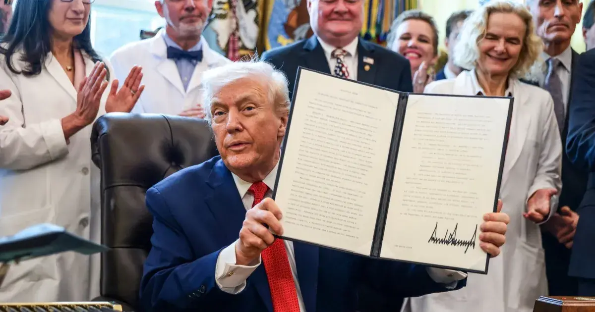 الرئيس الأميركي يخفف القيود عن الماريجوانا دون السماح باستخدامها الترفيهي