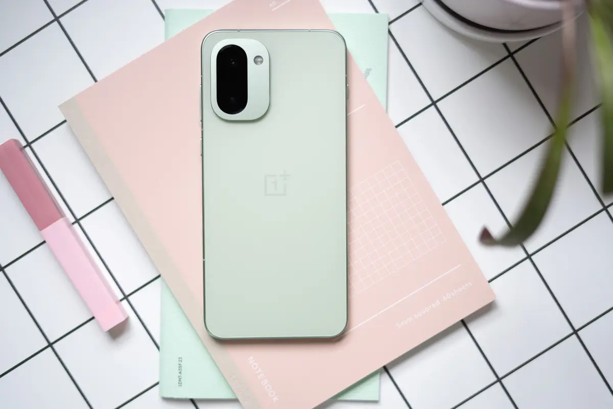 OnePlus 15R: بطارية لا تُضاهى وسعر يثير الجدل