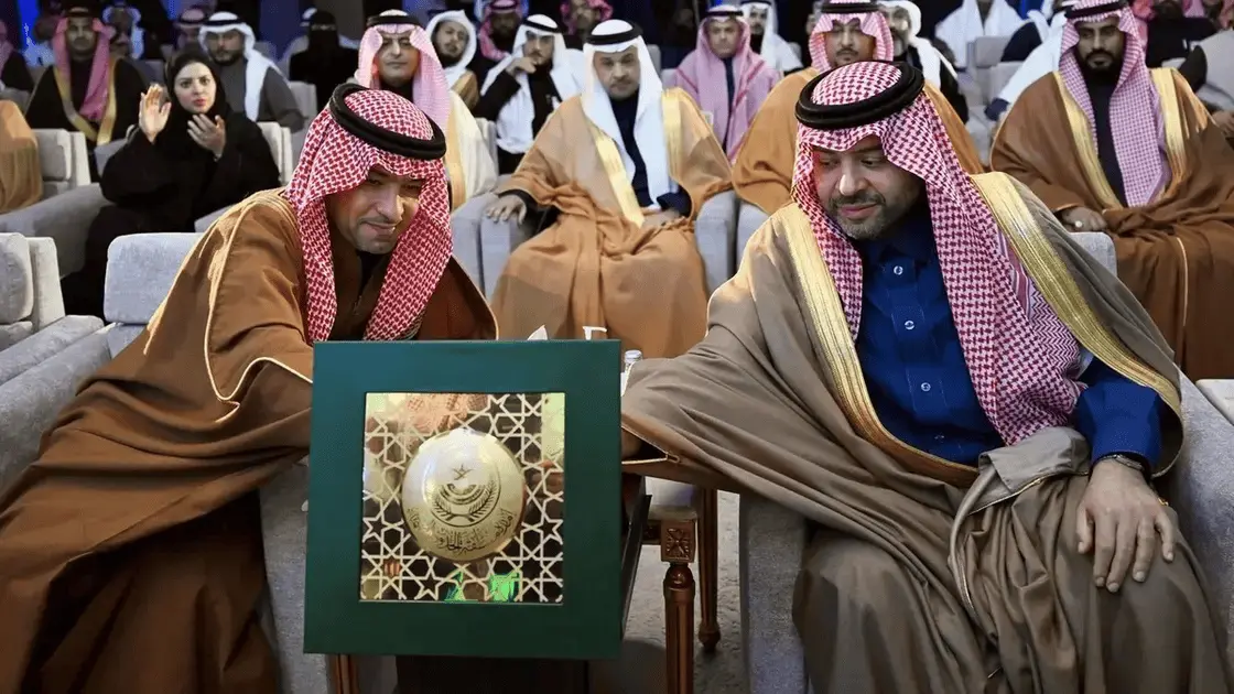 «الحقيل» يدشّن مشاريع بـ 400 مليون ريال بالحدود الشمالية