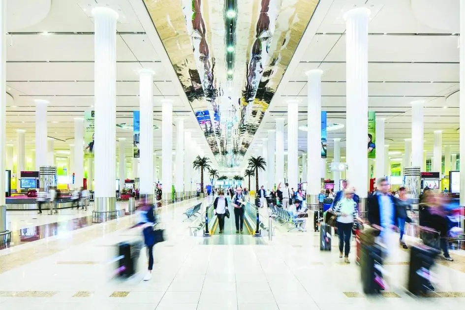 مطارات دبي تدعو المسافرين لمتابعة رحلاتهم مسبقاً بسبب الأمطار