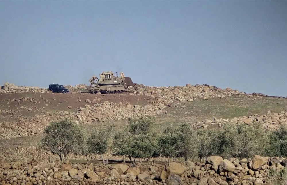 توغل إسرائيلي في ريف القنيطرة الجنوبي واعتقال شاب وتجريف أراضٍ