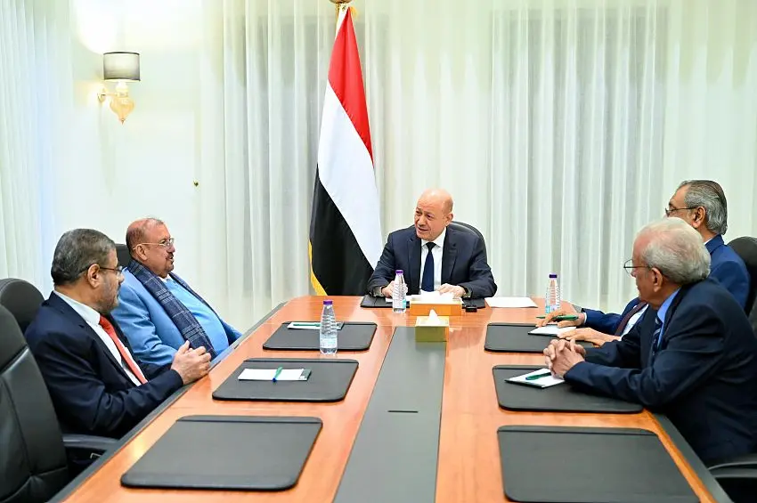 الرئيس اليمني يشيد بموقف مجلس النواب الداعم لجهود خفض التصعيد في المحافظات الشرقية