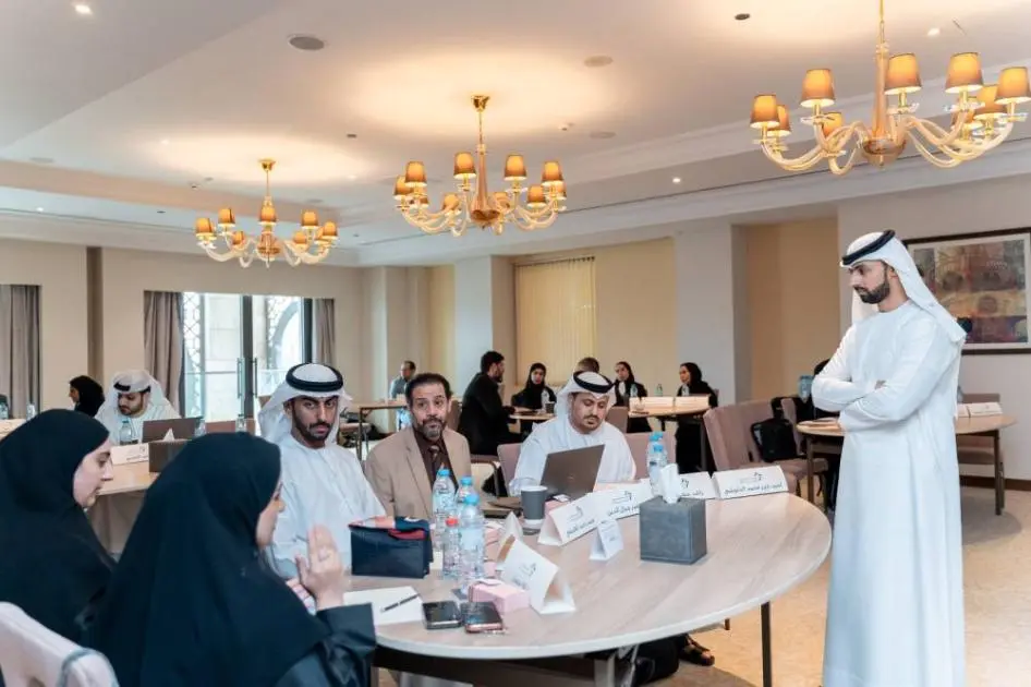 «مالية عجمان» تجمع 14 جهة حكومية لتكريس الشراكة في مسار التحسين والتميُّز المؤسسي