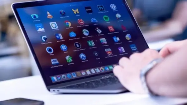 حملة خبيثة تستهدف أجهزة ماك عبر مشاركة محادثات ChatGPT.. ما القصة؟