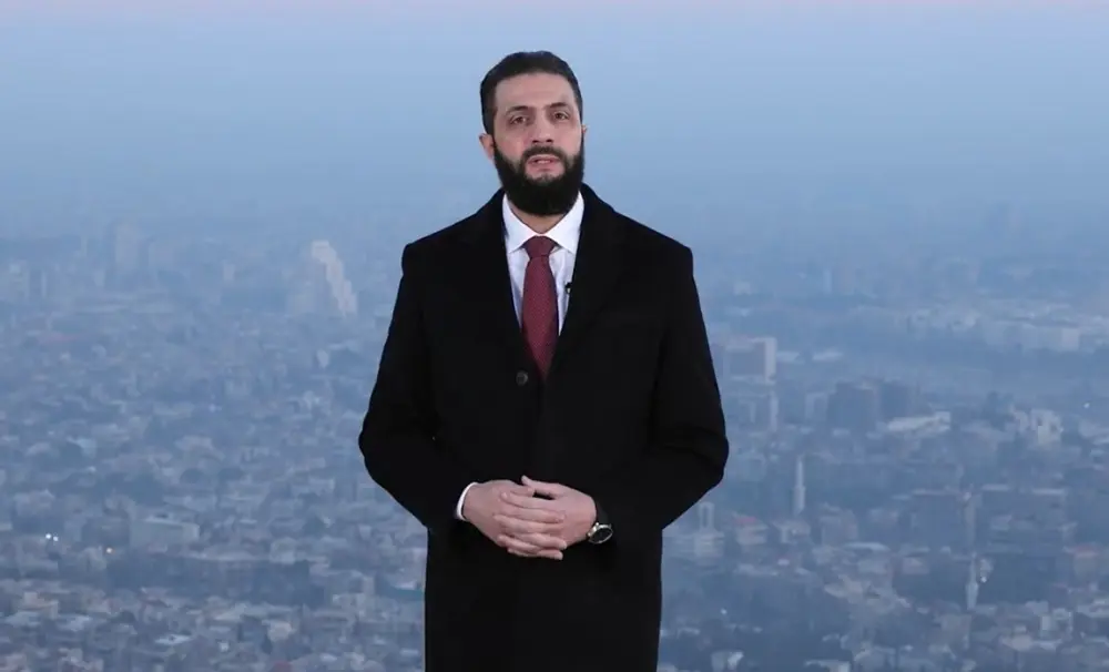 الرئيس الشرع يهنئ السوريين برفع العقوبات: اليوم يبدأ زمن بناء سوريا