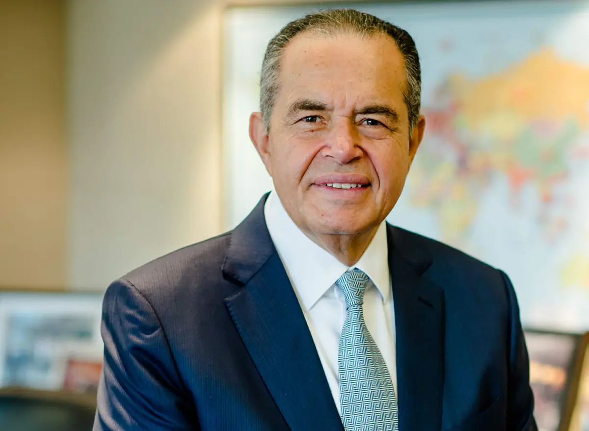 ضرائب بريطانيا تدفع الملياردير المصري محمد منصور للعودة إلى مصر