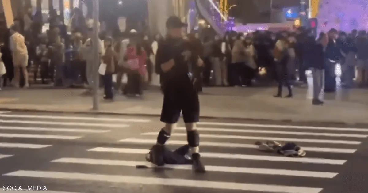 فيديو.. هجوم بقنابل دخان وسكاكين يخلف قتلى وجرحى في تايوان