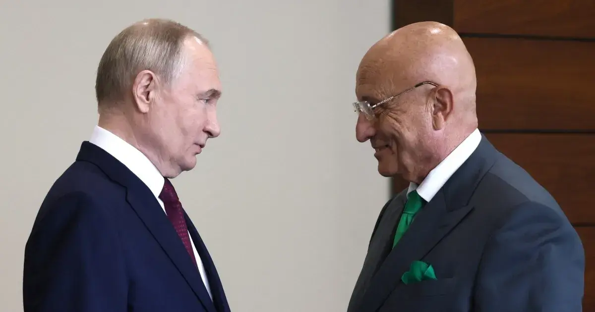 المستشار السياسي لبوتين لـ"المجلة": الوقت في صالح روسيا.. وترمب لم يقدم جديداً لإنهاء حرب أوكرانيا