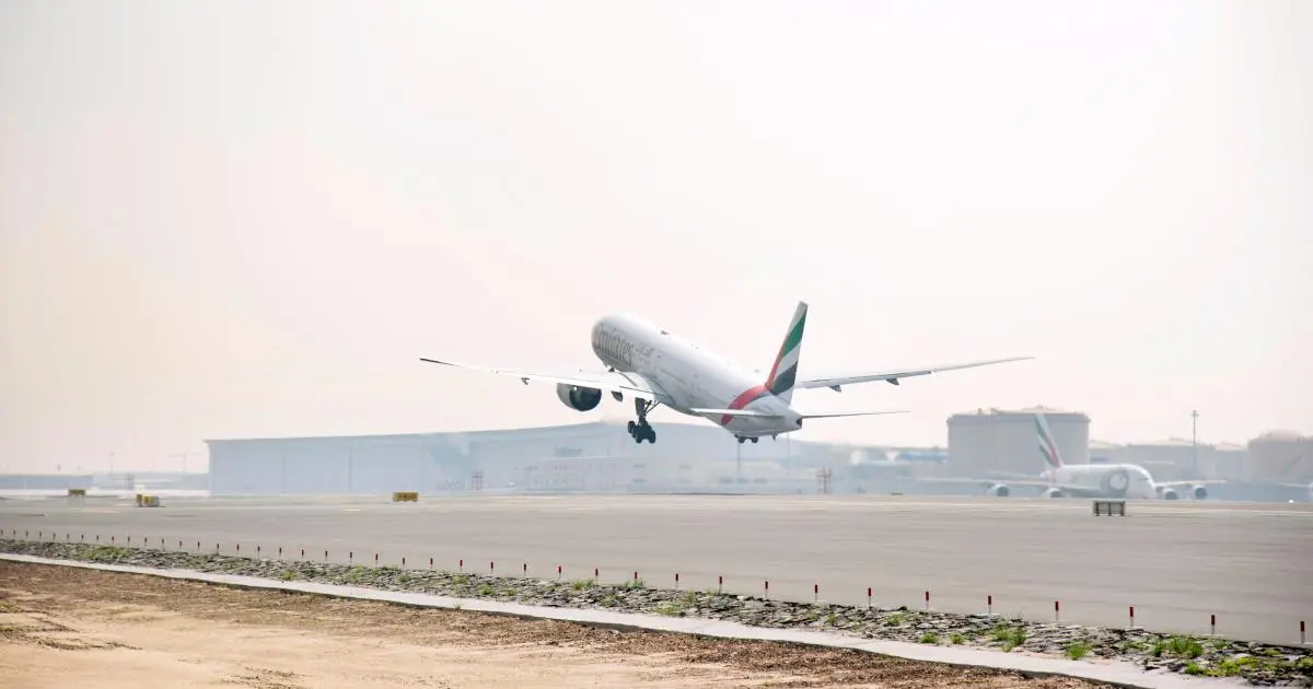 "طيران الإمارات" تلغي وتؤجل عدداً من رحلاتها بسبب الأمطار