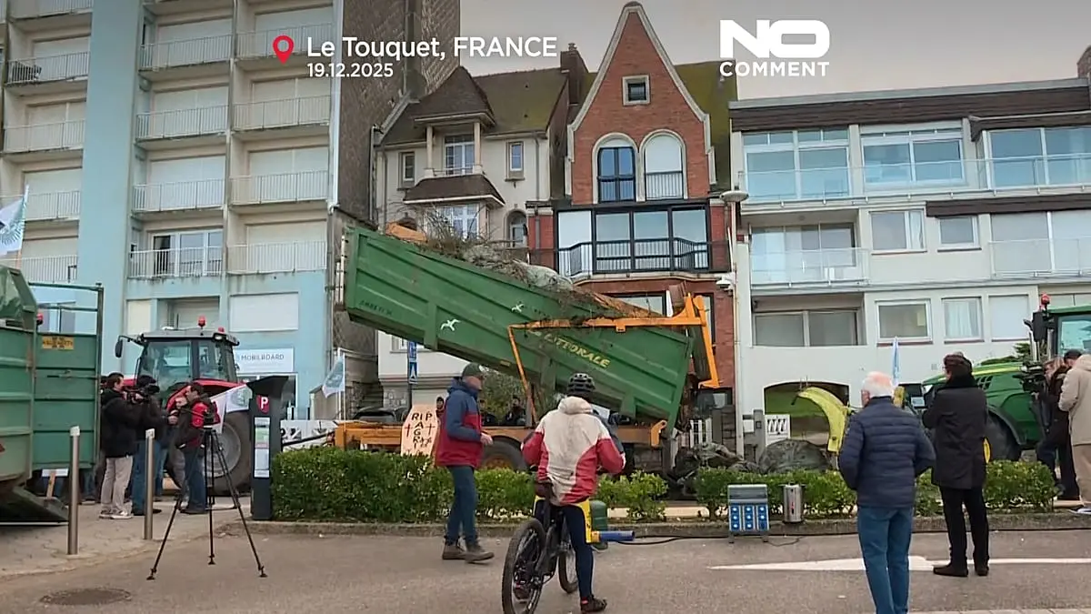 فيديو. استهدف مزارعون منزل ماكرون احتجاجا على اتفاق تجاري للاتحاد الأوروبي