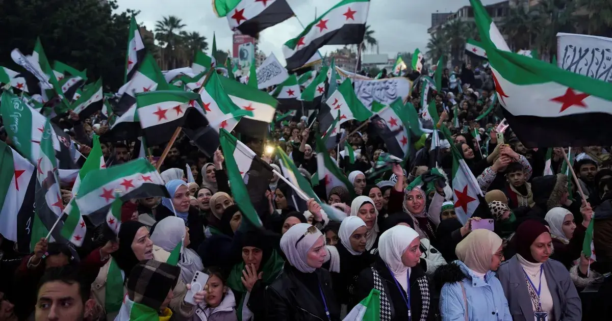 ترمب يوقع قانون التفويض الدفاعي.. وإلغاء عقوبات قيصر على سوريا يدخل حيز التنفيذ