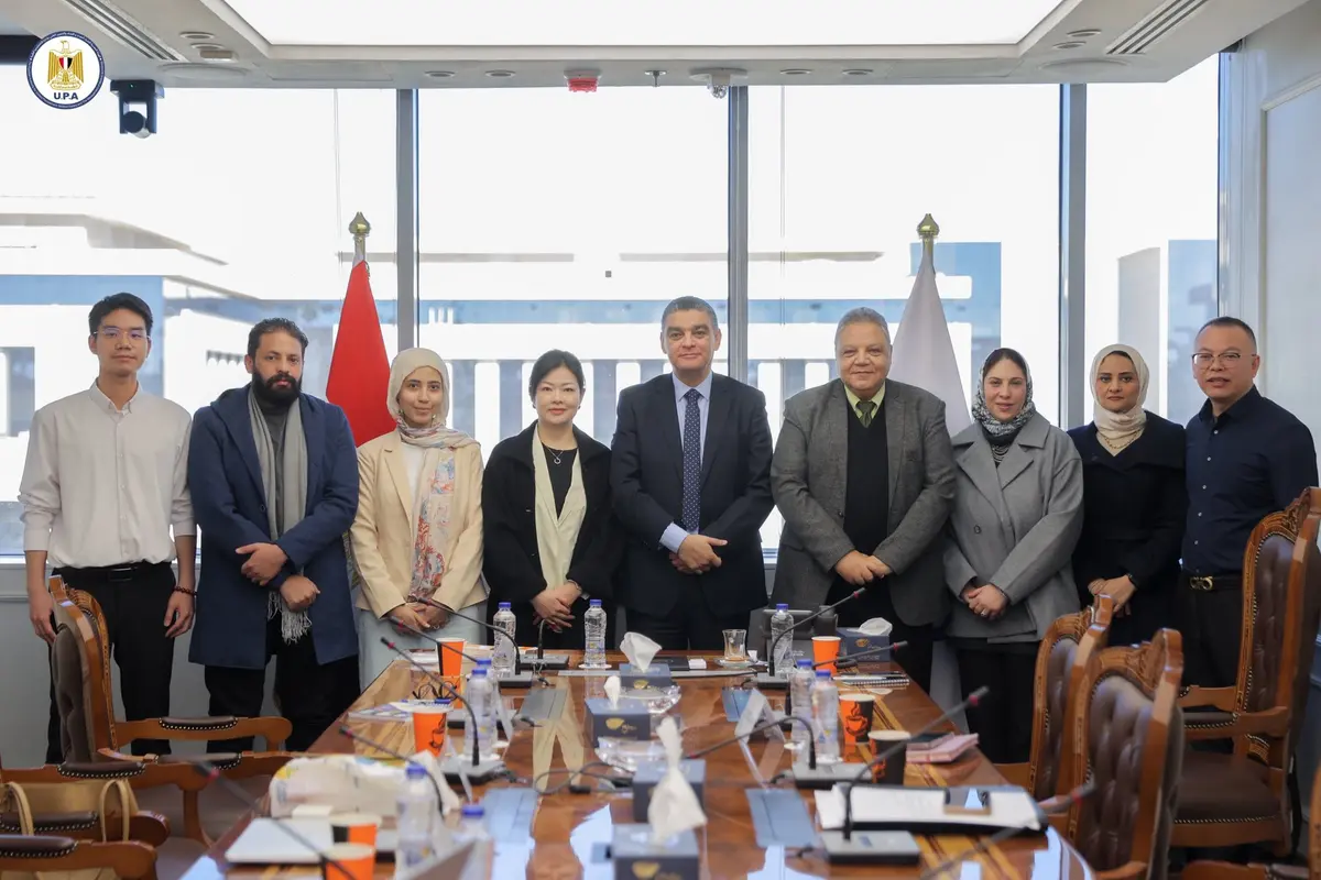 رئيس هيئة الشراء الموحد يبحث مع شركتين صينيتين توطين إنتاج الخامات الدوائية في مصر والتصدير